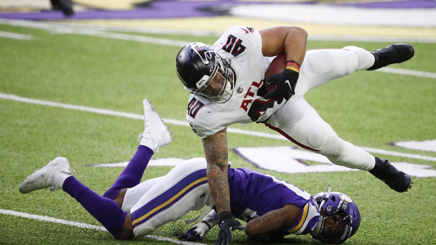 Vikings run away with an easy win over the Falcons to kick off their season