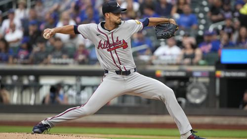 Atlanta Braves' Charlie Morton pitches during the first inning of a baseball game against the New York Mets, Friday, July 26, 2024, in New York. (AP Photo/Pamela Smith)