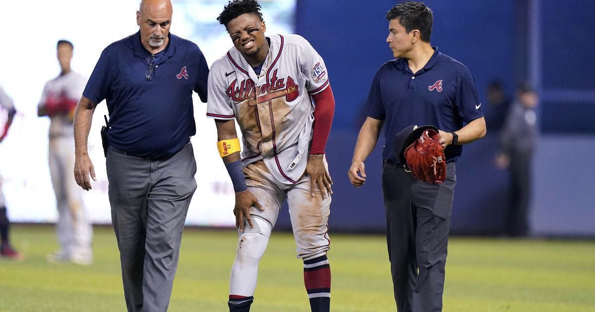 Freeman, Braves pound Cubs 13-4, lose Acuña to injury