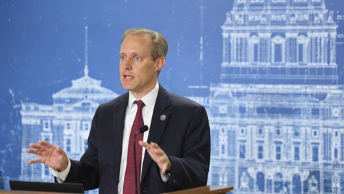 Minnesota Secretary of State Steve Simon speaks to the media about early voting at the Minnesota State Capitol, Thursday, September 19, 2024, in St. Paul, Minn. (AP Photo/Adam Bettcher)