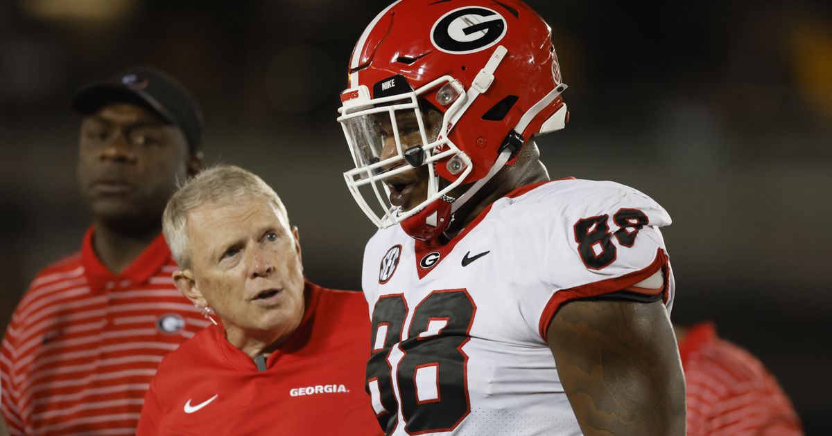 Jalen Carter injury: Georgia star DL hurt against Missouri after  questionable block