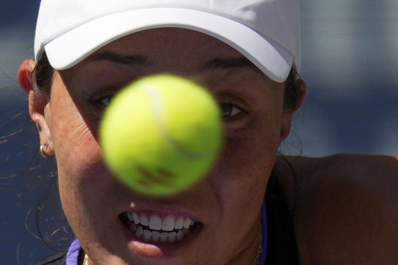 Jessica Pegula, of the United States, returns a shot during a match against Daria Snigur, of Ukraine, in the fourth round of the U.S. Open tennis championships, Monday, Sept. 2, 2024, in New York. (AP Photo/Kirsty Wigglesworth)