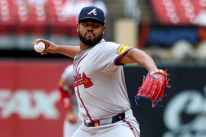 Atlanta Braves starting pitcher Reynaldo Lopez throws during the second inning in the first game of a baseball doubleheader against the St. Louis Cardinals, Wednesday, June 26, 2024, in St. Louis. (AP Photo/Scott Kane)