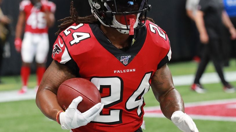 Devonta Freeman.ready!  Devonta freeman, Football helmets