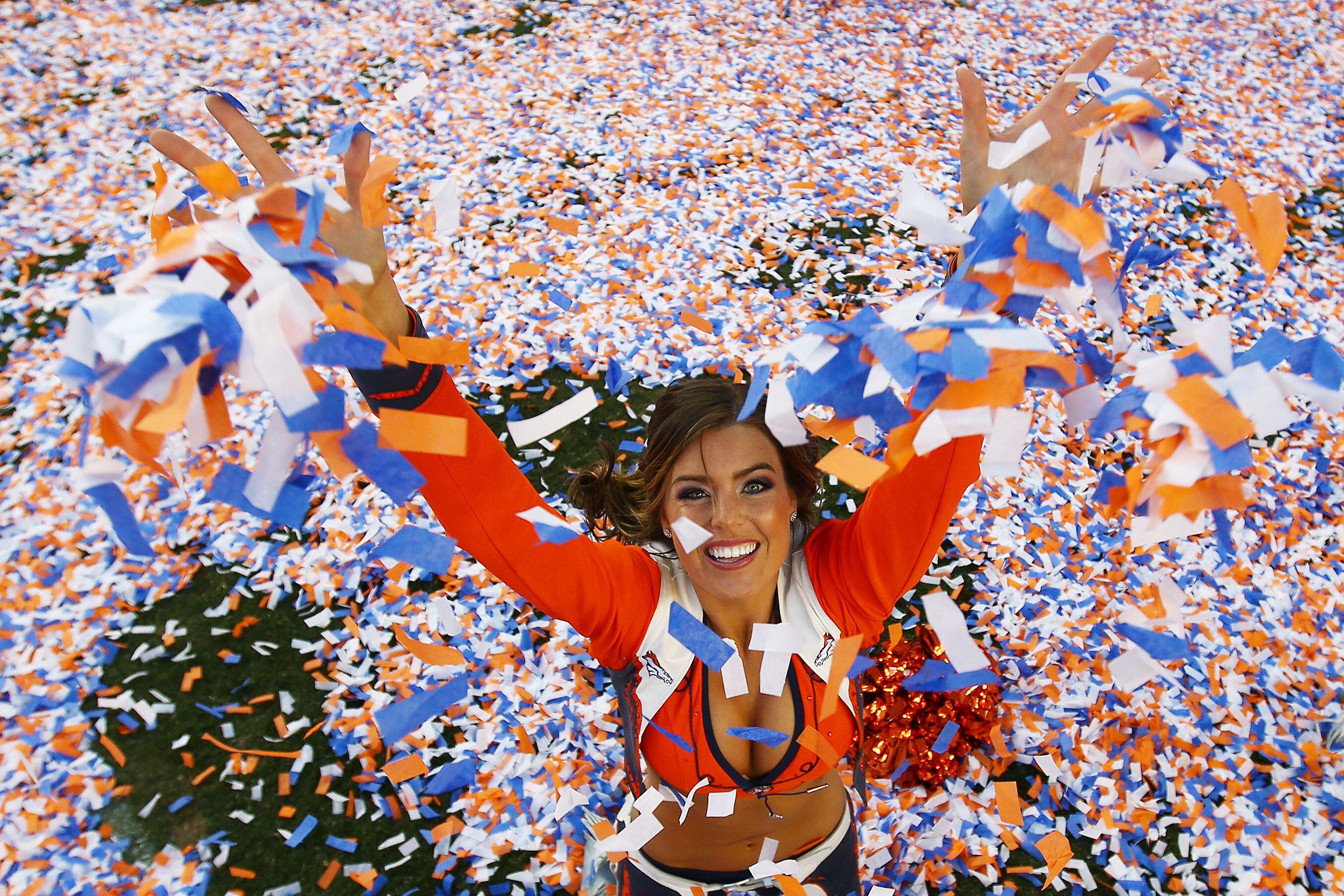 Photos: Cheerleaders show spirit at NFL playoffs