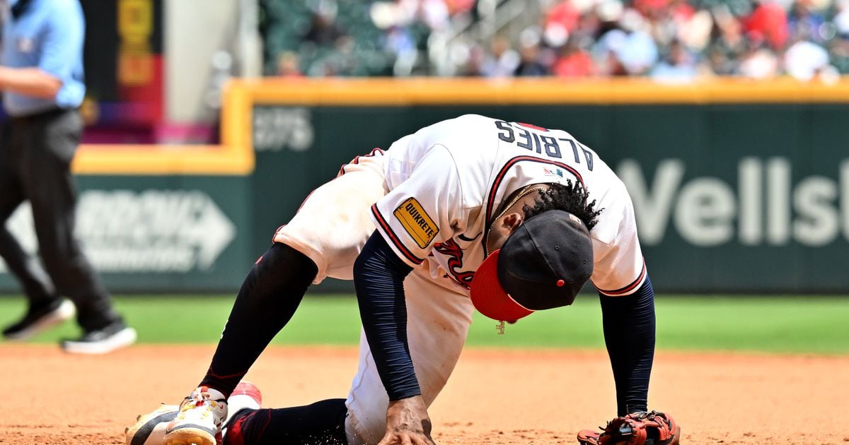 Ozzie Albies lands on 7-day disabled list for foot injury