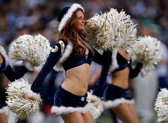 Photos: NFL, NBA cheerleaders get ready for Christmas