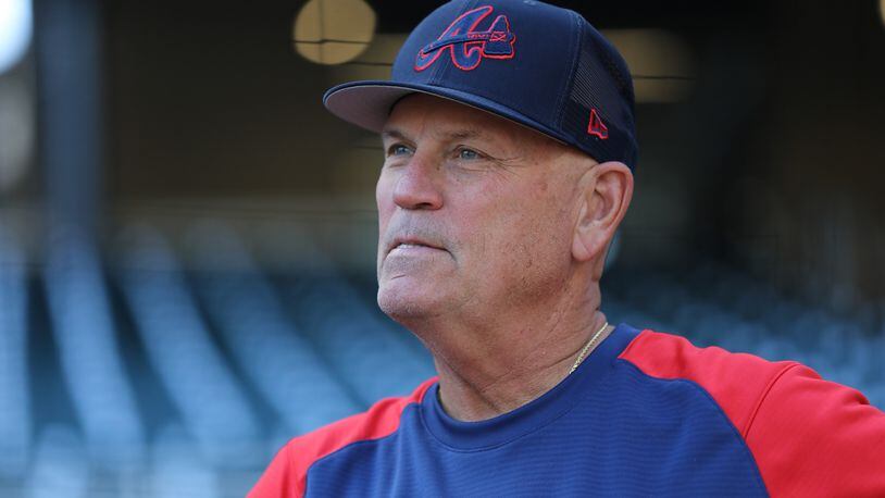 Braves: Brian Snitker sends stern message to front office