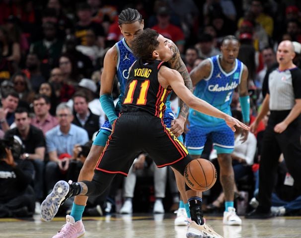 Hawks-Hornets playoff photo