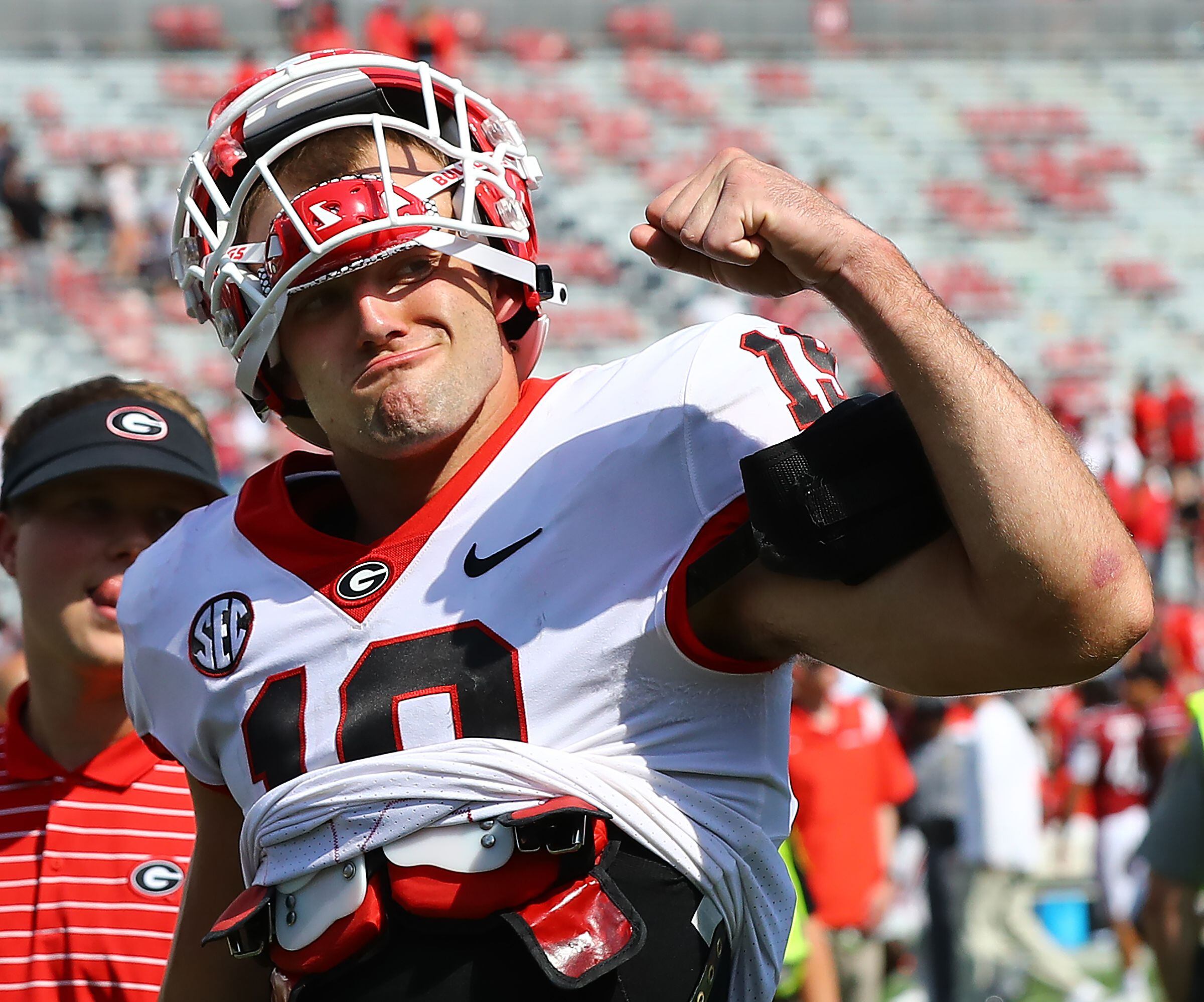 Georgia QB Stetson Bennett might be the biggest savage ever for dipping  during the fourth quarter against Auburn, This is the Loop