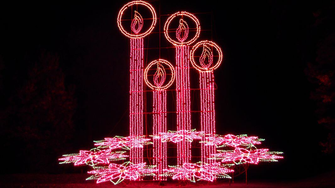 Drive Through 7 Miles Of Christmas Lights At Lanierworld