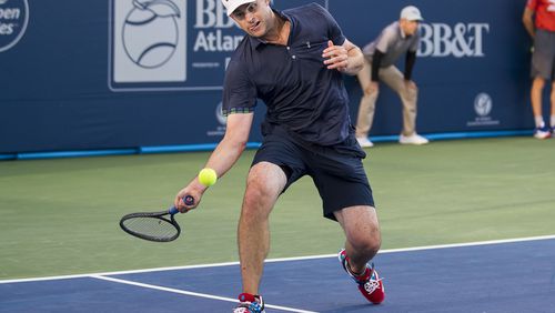 Andy Roddick, the world's top-ranked player in 2003, defeated Ginepri in Monday's first set 6-1. (Alyssa Pointer/alyssa.pointer@ajc.com)