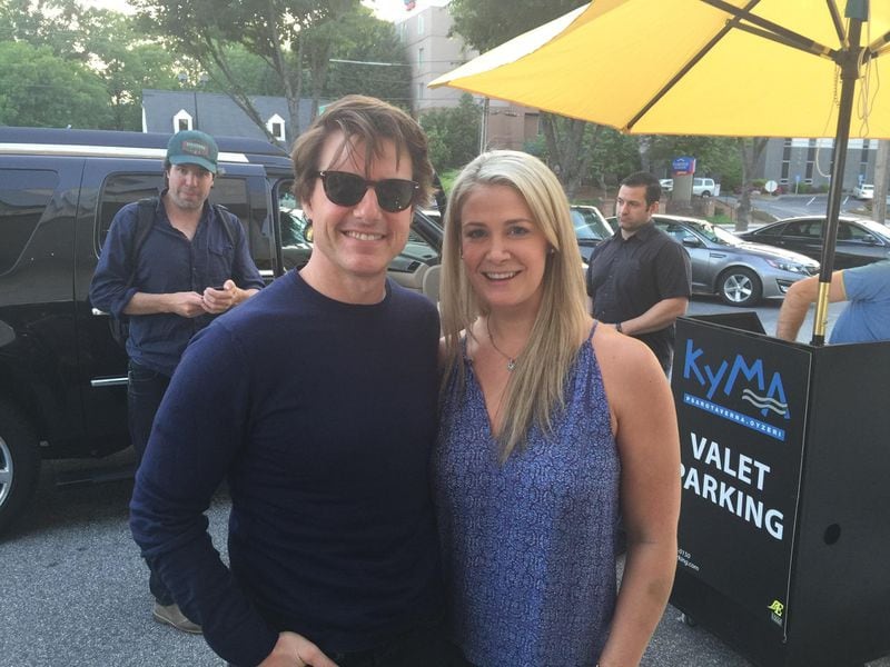 Tom Cruise posed for a photo with a fellow restaurant patron, Lindsey Keadle, at Kyma. 