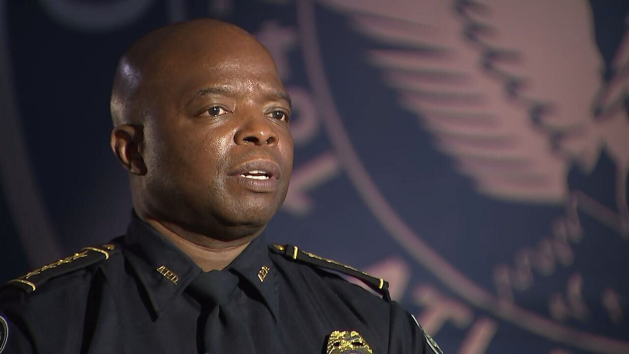 Houston Police on X: Baseball's back and a bet is a bet! Chief  @TroyFinner's keeping his word to wear @atlantaPD Chief Rodney Bryant's  Atlanta Braves jersey in public before the season starts.