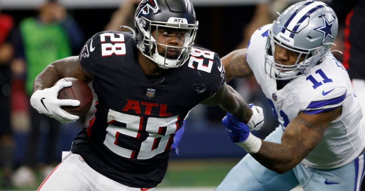 Falcons release Mike Davis, make other roster moves following 2022 NFL Draft