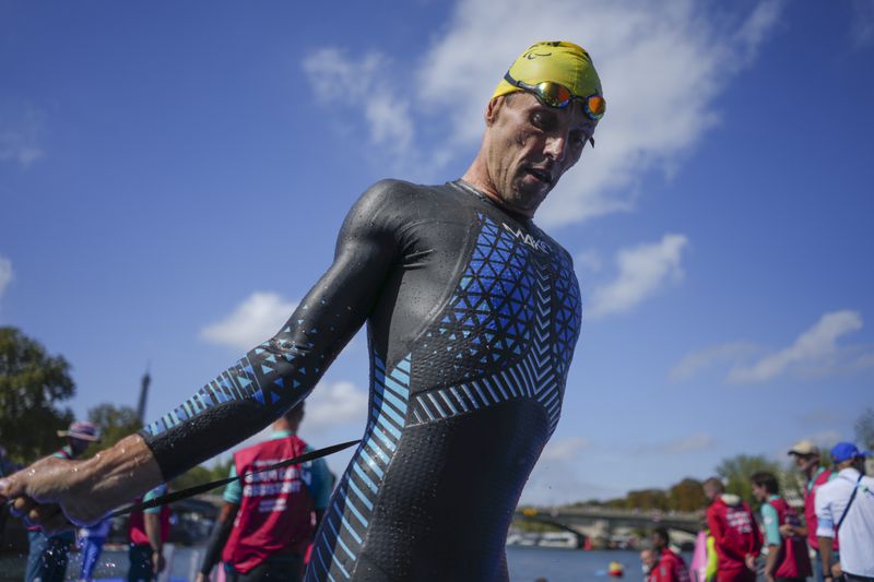 France's Alexis Hanquinquant prepares to compete in the men's PTS4 Triathlon at the 2024 Paralympics, Monday, Sept. 2, 2024, in Paris, France. (AP Photo/Thibault Camus)