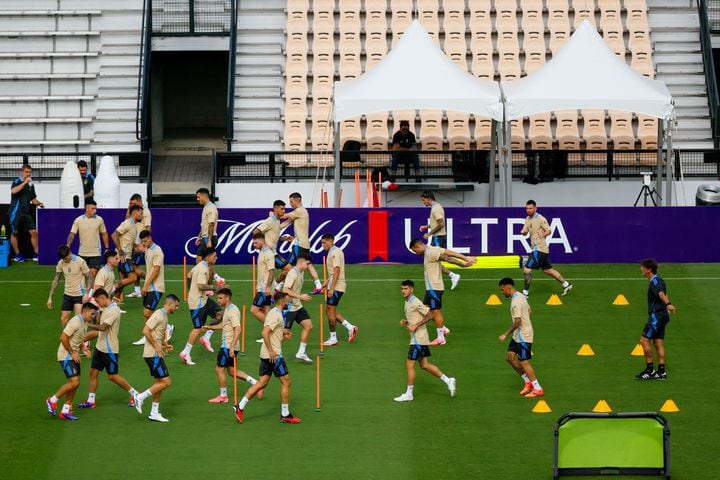 Argentina soccer players work on a drill. 
(Miguel Martinez / AJC)
