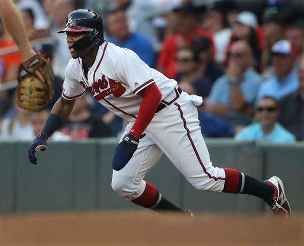 Photos: Braves begin home series with Mets