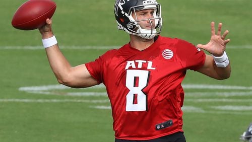 081520 Flowery Branch: Atlanta Falcons backup quarterback Matt Schaub completes a pass during training camp on Saturday, August 15, 2020 in Flowery Branch.    Curtis Compton ccompton@ajc.com