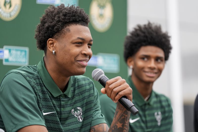 Milwaukee Bucks 2024 draft picks AJ Johnson and Tyler Smith are introduced at a news conference Tuesday, July 2, 2024, in Milwaukee. (AP Photo/Morry Gash)