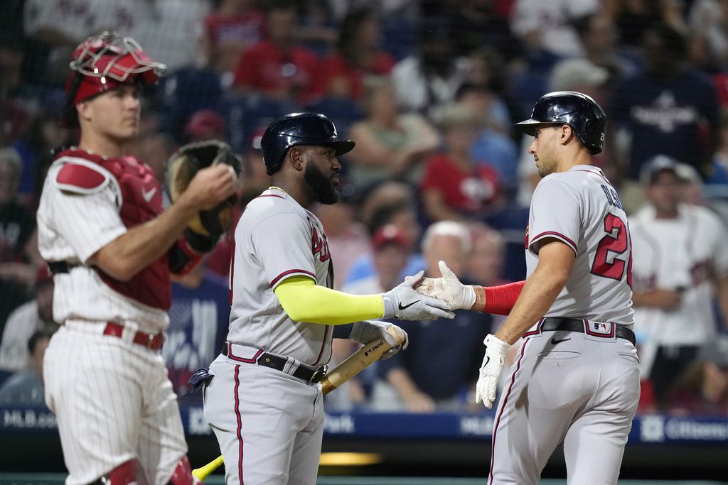 Chipper smashes two home runs to propel Braves