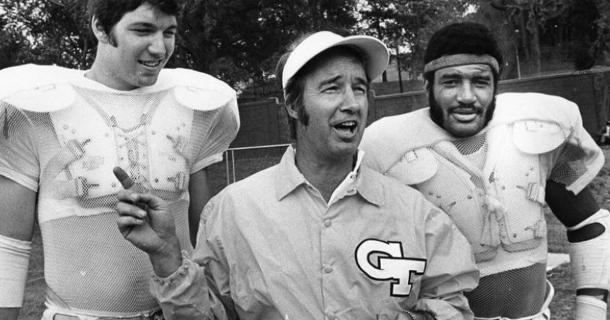 Colorful player, coach Pepper Rodgers dies at age 88