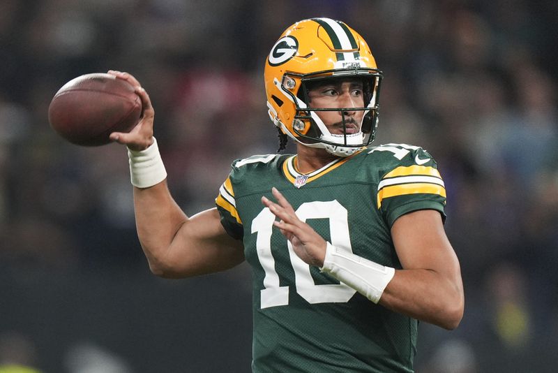 Green Bay Packers quarterback Jordan Love (10) passes against the Philadelphia Eagles during the first half of an NFL football game, Friday, Sept. 6, 2024, at the Neo Quimica Arena in Sao Paulo. (AP Photo/Fernando Llano)