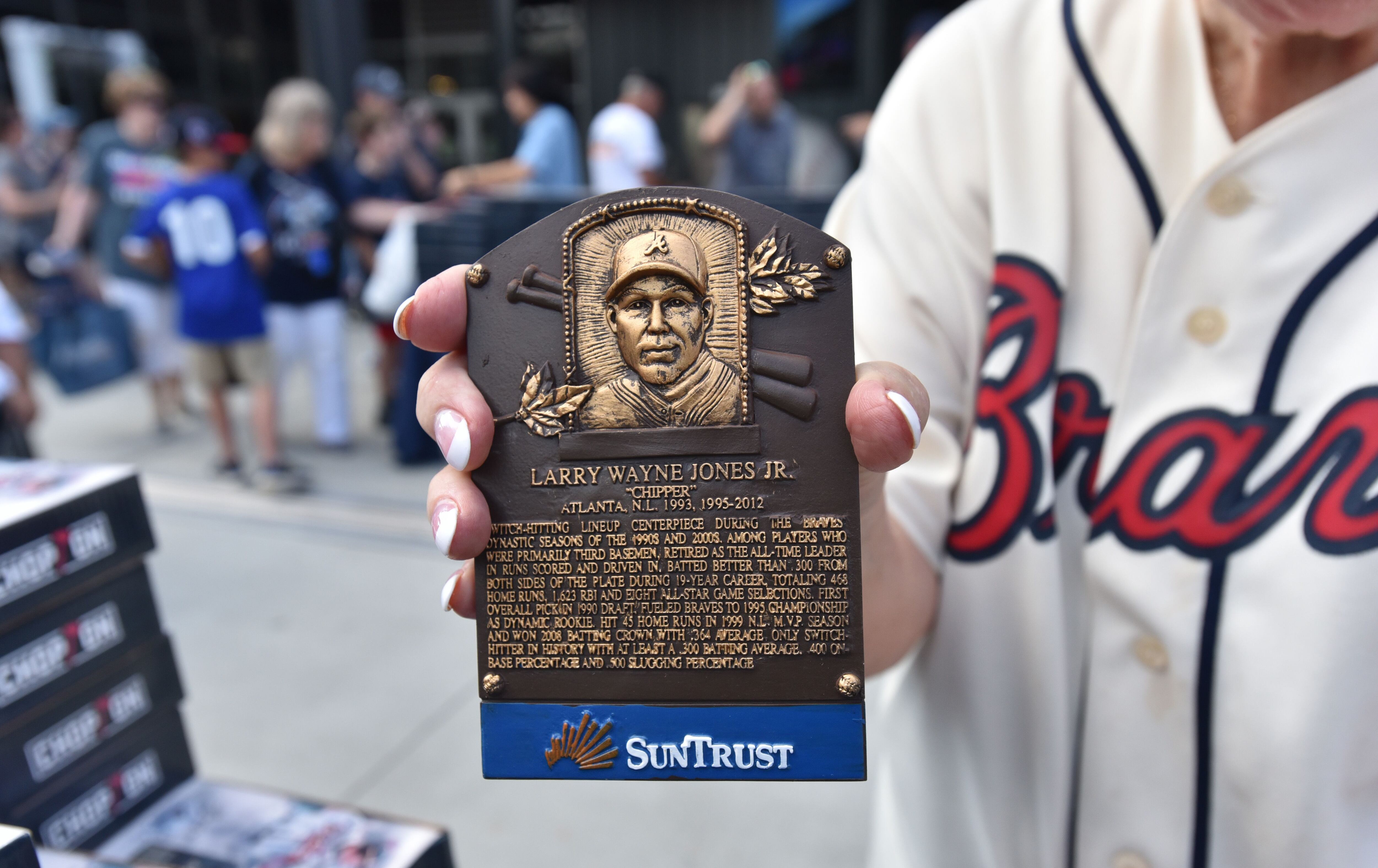 ATLANTA, GA – AUGUST 10: Newly inducted Hall of Famer Chipper