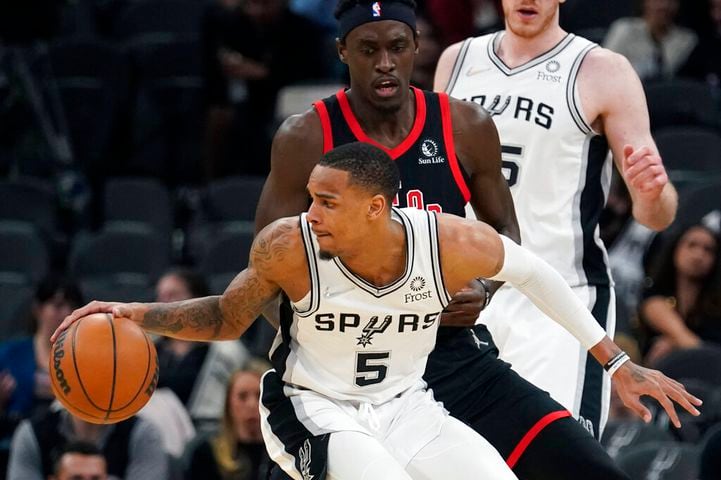 Atlanta Hawks acquire guard Dejounte Murray from San Antonio Spurs for  three first-round picks, Danilo Gallinari - ESPN