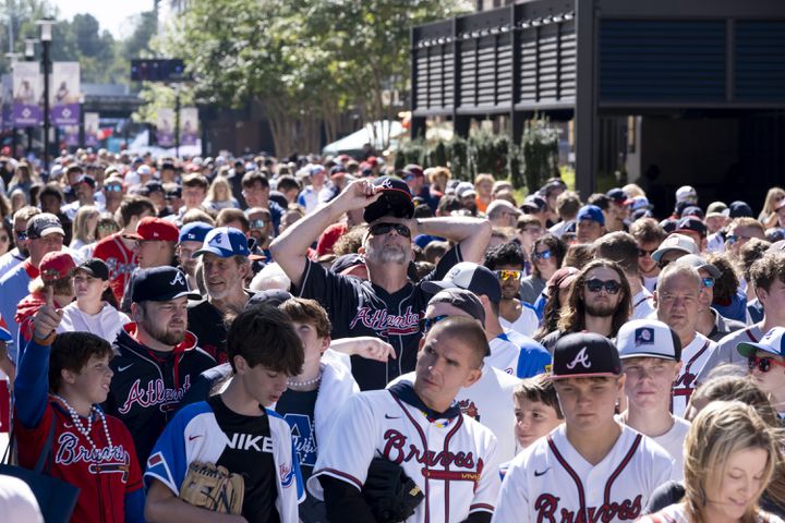 Atlanta Braves fans line up to buy World Series championship merch