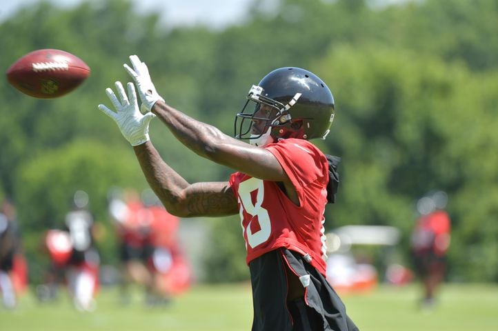 Photos: Falcons continue offseason workouts