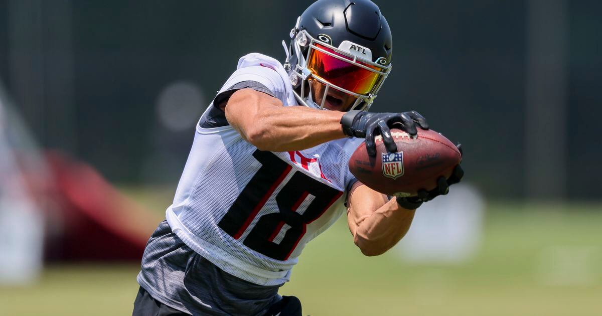 Atlanta Falcons wide receiver Mack Hollins (18) catches a pass