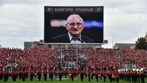 November 5, 2022 Athens - Vince Dooley was honored prior to an NCAA football game between Georgia and Tennessee at Sanford Stadium in Athens on Saturday, November 5, 2022. (Hyosub Shin / Hyosub.Shin@ajc.com)