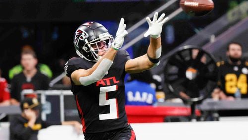  Atlanta Falcons wide receiver Drake London (5) catches the ball during warm-ups before the Falcons face the Pittsburgh Steelers on Sunday, Sept. 8, at Mercedes-Benz Stadium in Atlanta. 
(Miguel Martinez/ AJC)