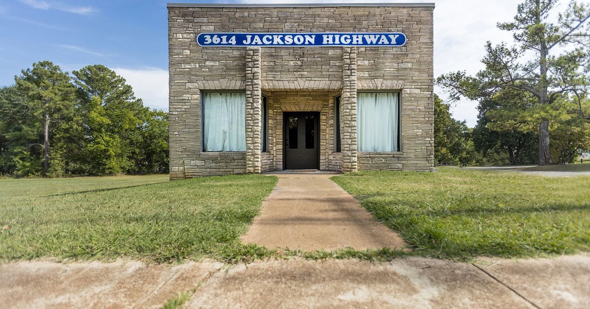 Immerse yourself in the Muscle Shoals Sound in northwest Alabama