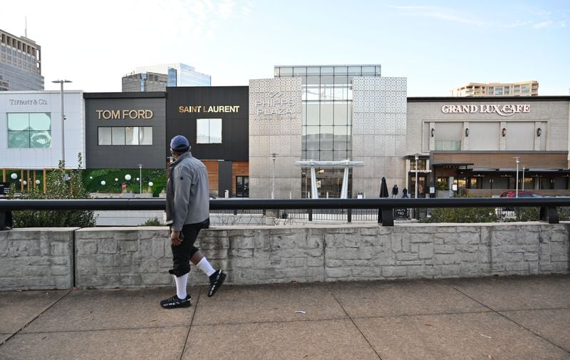  Exterior of Phipps Plaza in Buckhead. (Hyosub Shin / Hyosub.Shin@ajc.com)