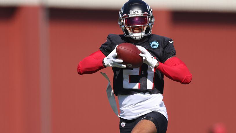 Atlanta Falcons safety Dean Marlowe (21) warms up before a preseason NFL  football game against the New York Jets Monday, Aug. 22, 2022, in East  Rutherford, N.J. (AP Photo/Adam Hunger Stock Photo - Alamy