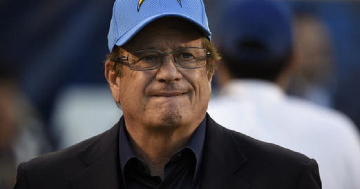 San Diego Chargers fans to owner Dean Spanos: Don't bolt - The San Diego  Union-Tribune