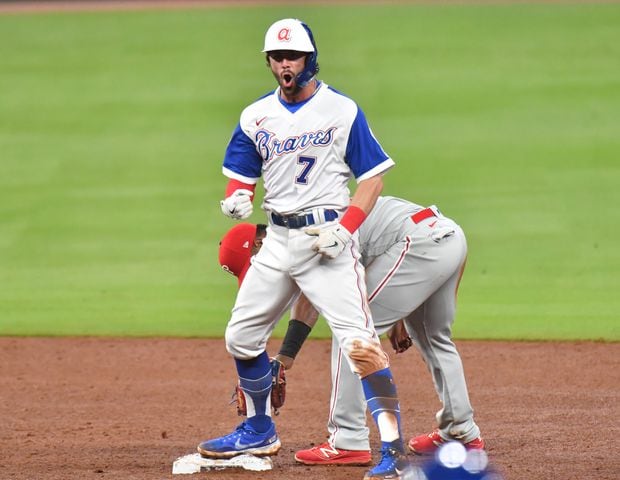 Braves break through in the 10th, beat Phillies 5-1 - Battery Power