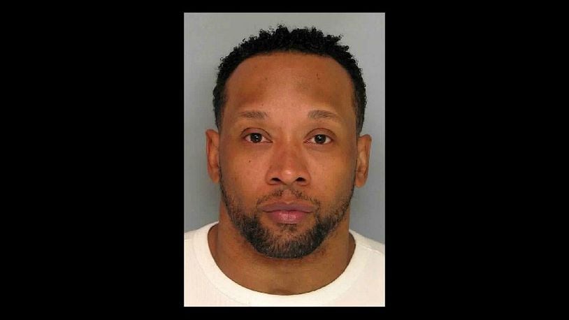 Former Falcons star Jamal Anderson banned from QuikTrip in Gwinnett