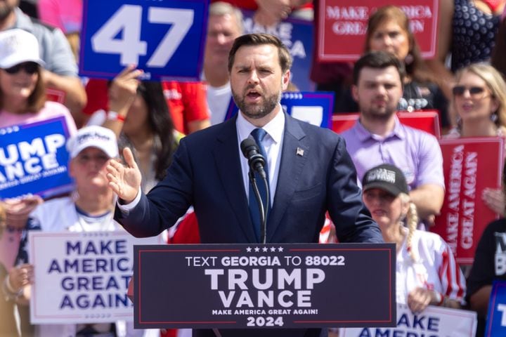 JD Vance campaigns in Lindale
