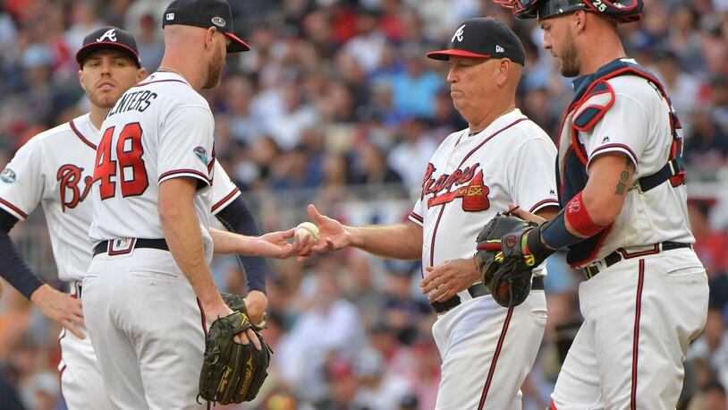 Snitker hoping to return as Braves manager in 2018