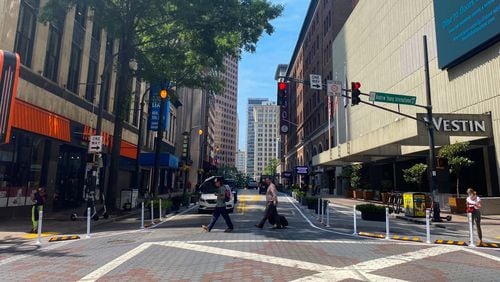 Atlanta testing ways to make Peachtree Street friendly to bicycles and  pedestrians