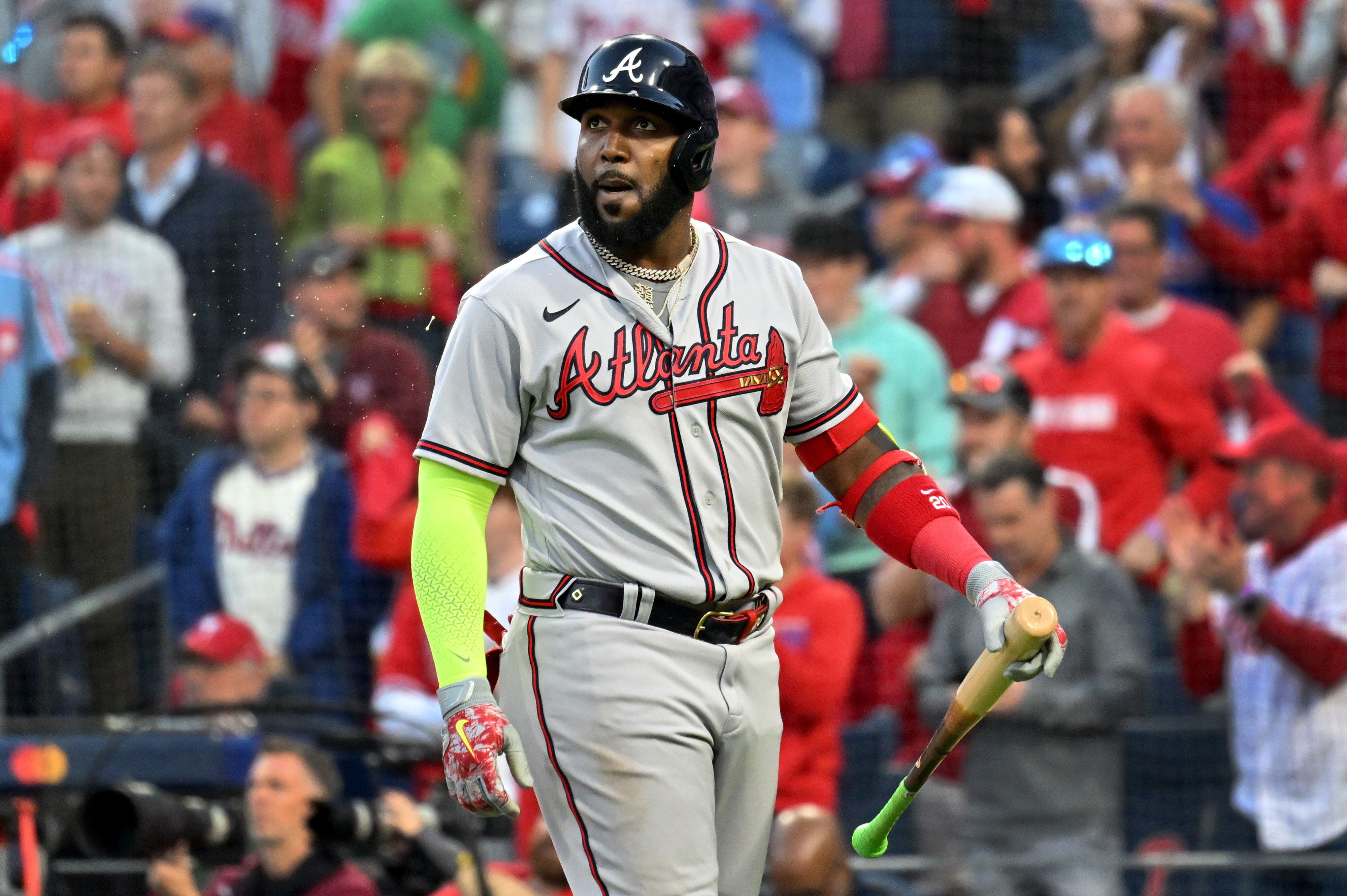 Braves overpower Phillies 11-4