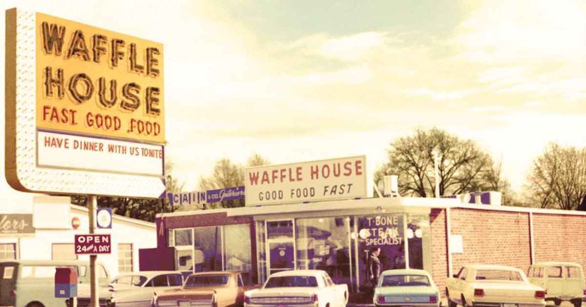 I'm a Millennial Who Just Ate at Waffle House for the First Time