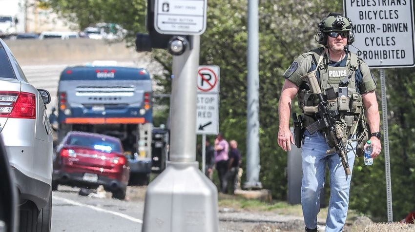 I-85 shut down as Gwinnett SWAT surrounds bus with armed man aboard