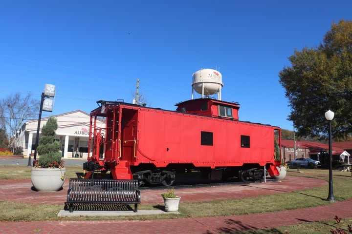 Auburn train