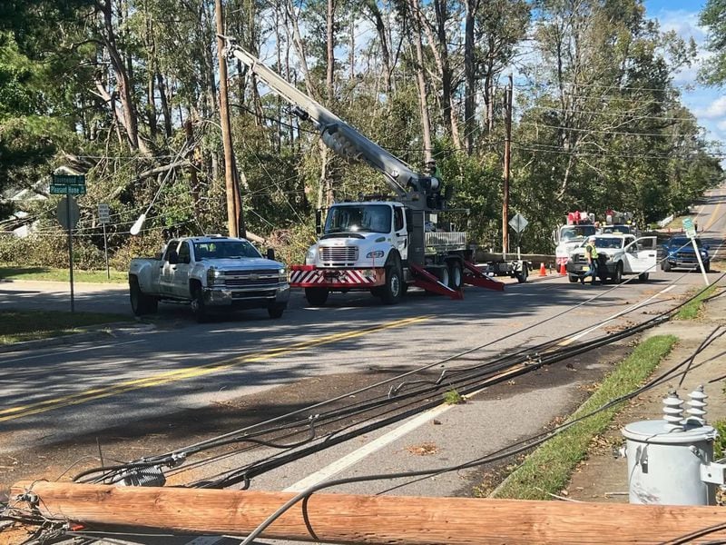 Crews from Jersey Central work on power lines on Pleasant Home Road in Augusta on Oct. 1, 2024. (Photo Courtesy of Charmain Z. Brackett/Augusta Good News)