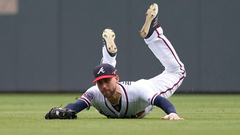 Hernandez dives to rob Ozzie of a hit 