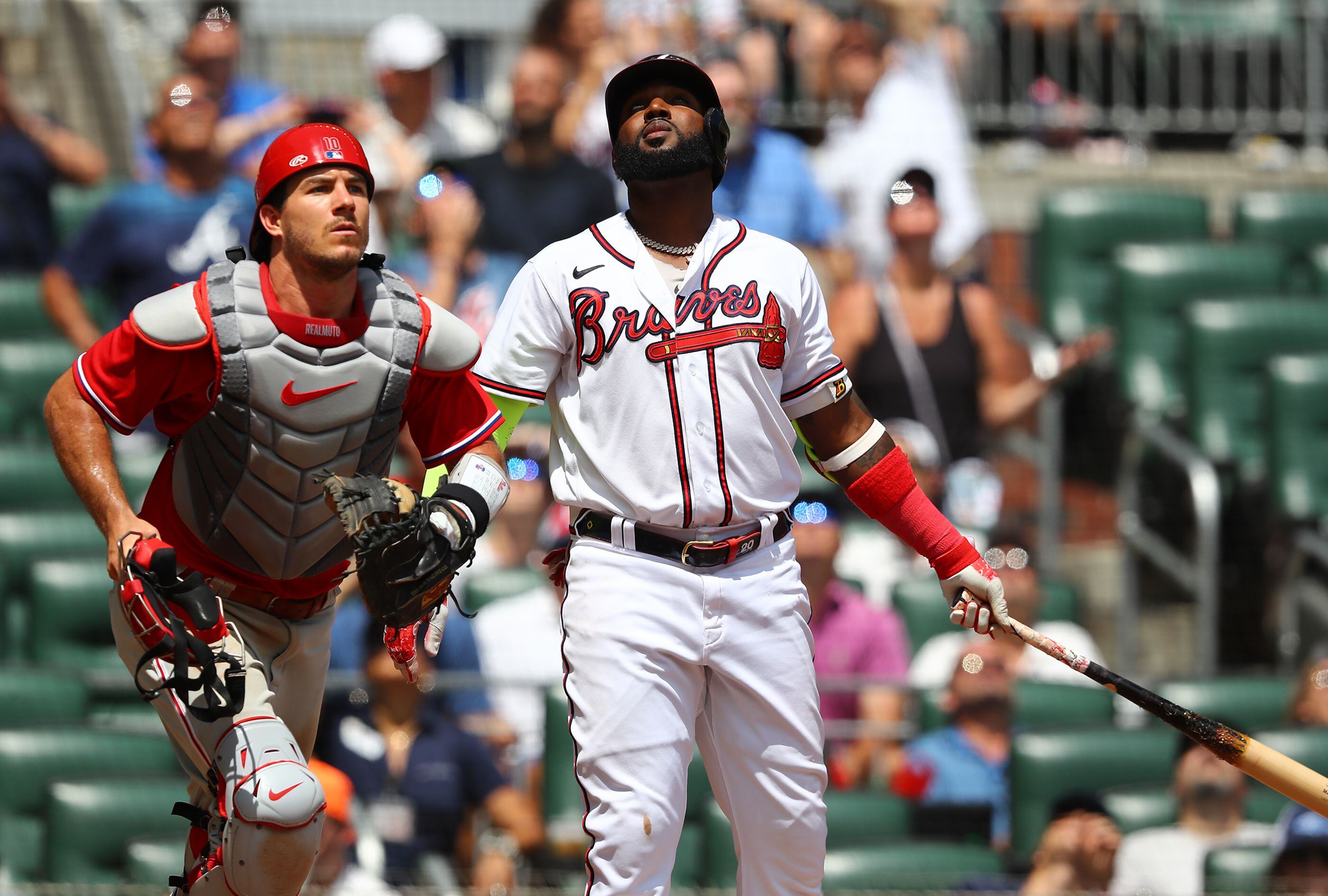 JT Realmuto hits inside-the-park home run to inch Phillies closer